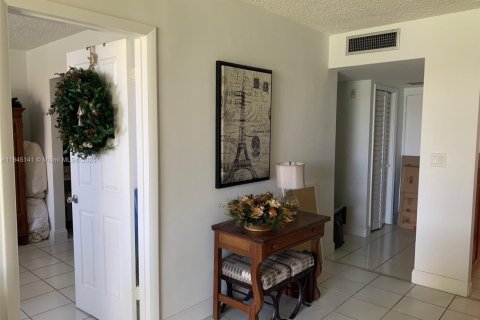 Condo in Aventura, Florida, 1 bedroom  № 1940762 - photo 16