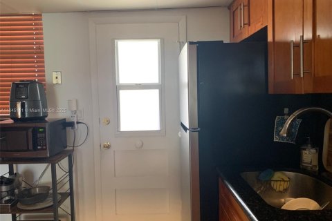 Condo in Aventura, Florida, 1 bedroom  № 1940762 - photo 15
