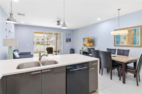 Townhouse in Clermont, Florida 3 bedrooms, 139.45 sq.m. № 2167814 - photo 11