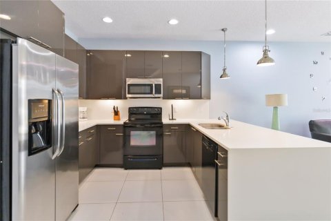 Townhouse in Clermont, Florida 3 bedrooms, 139.45 sq.m. № 2167814 - photo 10