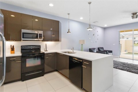 Townhouse in Clermont, Florida 3 bedrooms, 139.45 sq.m. № 2167814 - photo 9