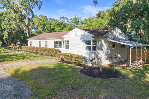 House in DeLand, Florida 3 bedrooms, 160.81 sq.m. № 2098289 - photo 4