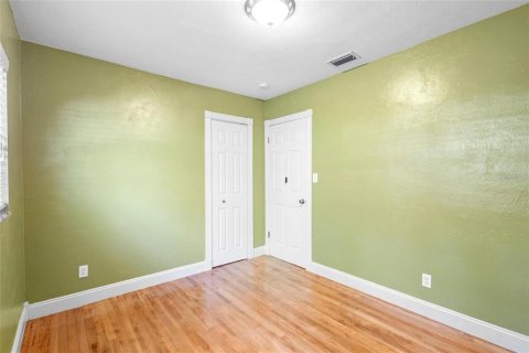 House in DeLand, Florida 3 bedrooms, 160.81 sq.m. № 2098289 - photo 20