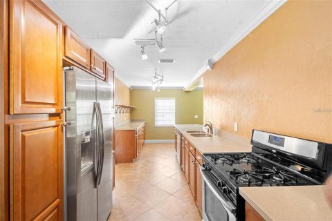 House in DeLand, Florida 3 bedrooms, 160.81 sq.m. № 2098289 - photo 15