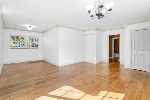 House in DeLand, Florida 3 bedrooms, 160.81 sq.m. № 2098289 - photo 7