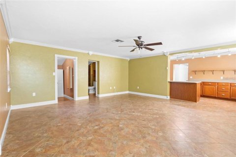 House in DeLand, Florida 3 bedrooms, 160.81 sq.m. № 2098289 - photo 24