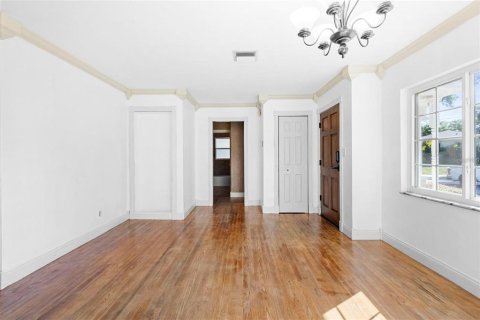 House in DeLand, Florida 3 bedrooms, 160.81 sq.m. № 2098289 - photo 6