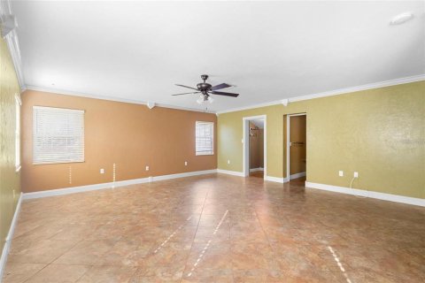 House in DeLand, Florida 3 bedrooms, 160.81 sq.m. № 2098289 - photo 25