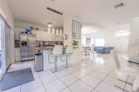 Villa ou maison à louer à Miami, Floride: 4 chambres, 193.05 m2 № 1888876 - photo 24