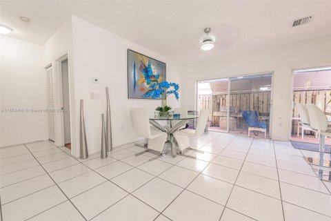 Villa ou maison à louer à Miami, Floride: 4 chambres, 193.05 m2 № 1888876 - photo 26