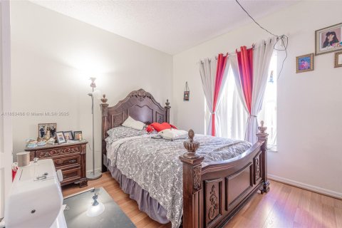 Villa ou maison à louer à Miami, Floride: 4 chambres, 193.05 m2 № 1888876 - photo 21