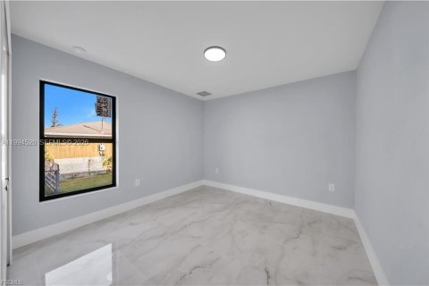 Casa en venta en Lehigh Acres, Florida, 3 dormitorios, 151.34 m2 № 2056230 - foto 28