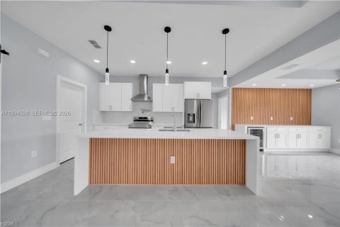 Casa en venta en Lehigh Acres, Florida, 3 dormitorios, 151.34 m2 № 2056230 - foto 6