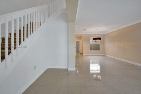 Adosado en venta en Pembroke Pines, Florida, 3 dormitorios, 169.64 m2 № 1463406 - foto 4