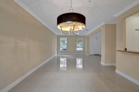 Adosado en venta en Pembroke Pines, Florida, 3 dormitorios, 169.64 m2 № 1463406 - foto 11
