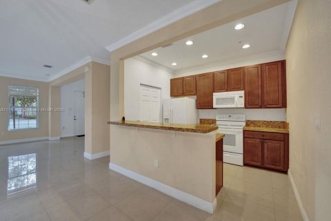 Adosado en venta en Pembroke Pines, Florida, 3 dormitorios, 169.64 m2 № 1463406 - foto 13