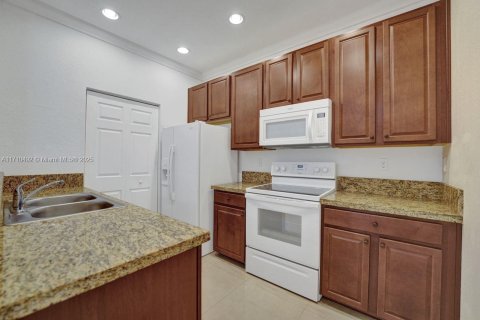 Adosado en venta en Pembroke Pines, Florida, 3 dormitorios, 169.64 m2 № 1463406 - foto 14