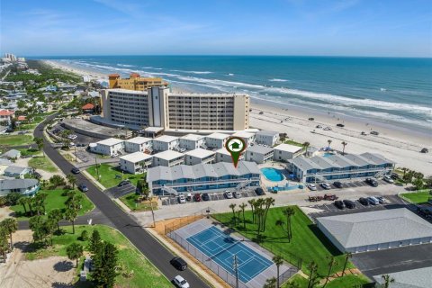 Condo in New Smyrna Beach, Florida, 2 bedrooms  № 2124688
