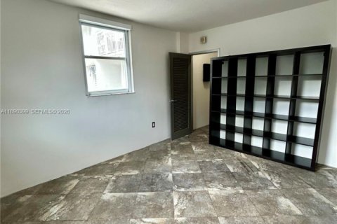Condo in Miami Beach, Florida, 2 bedrooms  № 1949585 - photo 22