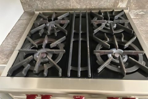 Condo in Miami Beach, Florida, 2 bedrooms  № 1949585 - photo 5