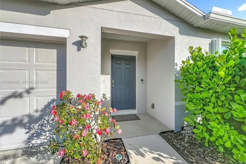 House in Palm Bay, Florida 4 bedrooms № 1988821 - photo 7