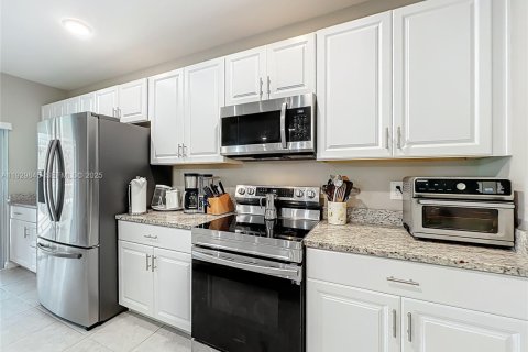 House in Palm Bay, Florida 4 bedrooms № 1988821 - photo 17