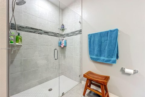 House in Palm Bay, Florida 4 bedrooms № 1988821 - photo 29