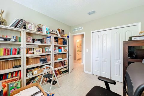 House in Palm Bay, Florida 4 bedrooms № 1988821 - photo 21