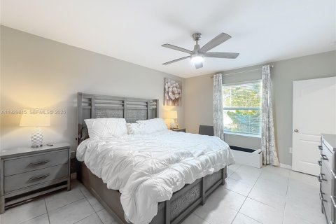 House in Palm Bay, Florida 4 bedrooms № 1988821 - photo 25