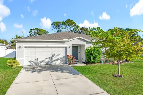 House in Palm Bay, Florida 4 bedrooms № 1988821 - photo 4