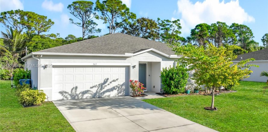 House in Palm Bay, Florida 4 bedrooms № 1988821