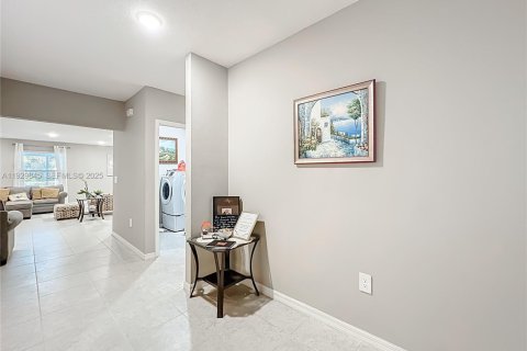 House in Palm Bay, Florida 4 bedrooms № 1988821 - photo 8