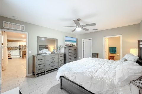 House in Palm Bay, Florida 4 bedrooms № 1988821 - photo 27