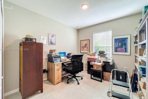 House in Palm Bay, Florida 4 bedrooms № 1988821 - photo 19