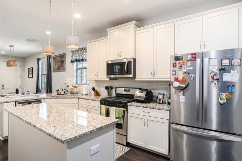 Townhouse in Fish Hawk, Florida 3 bedrooms, 165.09 sq.m. № 1643293 - photo 11