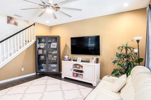 Townhouse in Fish Hawk, Florida 3 bedrooms, 165.09 sq.m. № 1643293 - photo 8