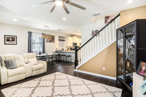 Townhouse in Fish Hawk, Florida 3 bedrooms, 165.09 sq.m. № 1643293 - photo 9