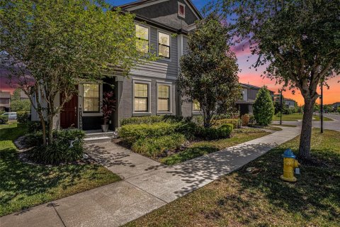 Townhouse in Fish Hawk, Florida 3 bedrooms, 165.09 sq.m. № 1643293 - photo 1