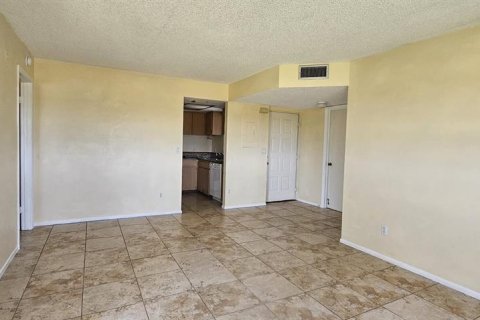 Condominio en alquiler en Ocala, Florida, 2 dormitorios, 77.76 m2 № 1724480 - foto 2