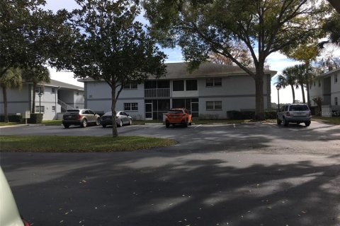 Condominio en alquiler en Ocala, Florida, 2 dormitorios, 77.76 m2 № 1724480 - foto 1
