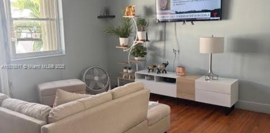 Кондоминиум с 2 спальнями в Майами-Бич, Флорида № 1926573