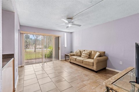 Copropriété à vendre à Gainesville, Floride: 3 chambres, 118.73 m2 № 1558382 - photo 2