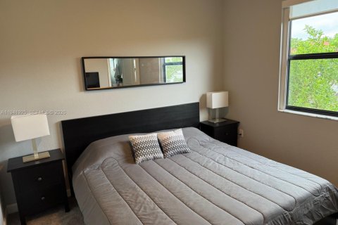 Снять в аренду таунхаус в Майами, Флорида 3 спальни, 122.63м2, № 2001711 - фото 20