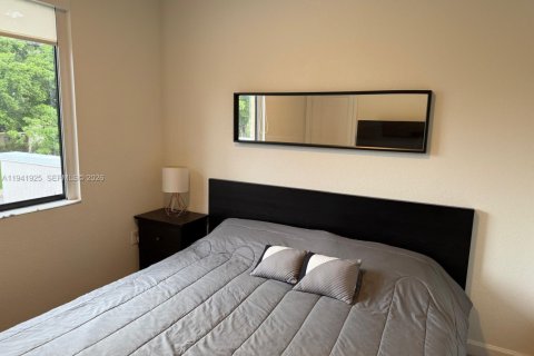 Снять в аренду таунхаус в Майами, Флорида 3 спальни, 122.63м2, № 2001711 - фото 21