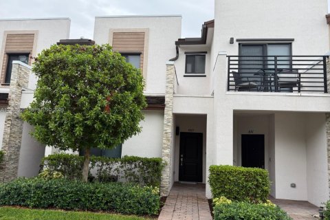 Townhouse in Miami, Florida 3 bedrooms, 122.63 sq.m. № 2001711