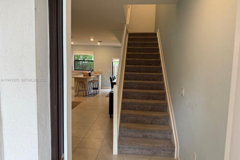 Снять в аренду таунхаус в Майами, Флорида 3 спальни, 122.63м2, № 2001711 - фото 13