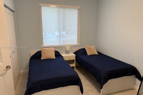 Снять в аренду таунхаус в Майами, Флорида 3 спальни, 122.63м2, № 2001711 - фото 14