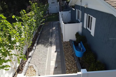 Casa en venta en Orlando, Florida, 5 dormitorios, 212.37 m2 № 1899356 - foto 11