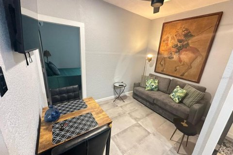 Casa en venta en Orlando, Florida, 5 dormitorios, 212.37 m2 № 1899356 - foto 16