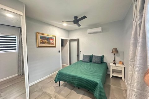 Casa en venta en Orlando, Florida, 5 dormitorios, 212.37 m2 № 1899356 - foto 17